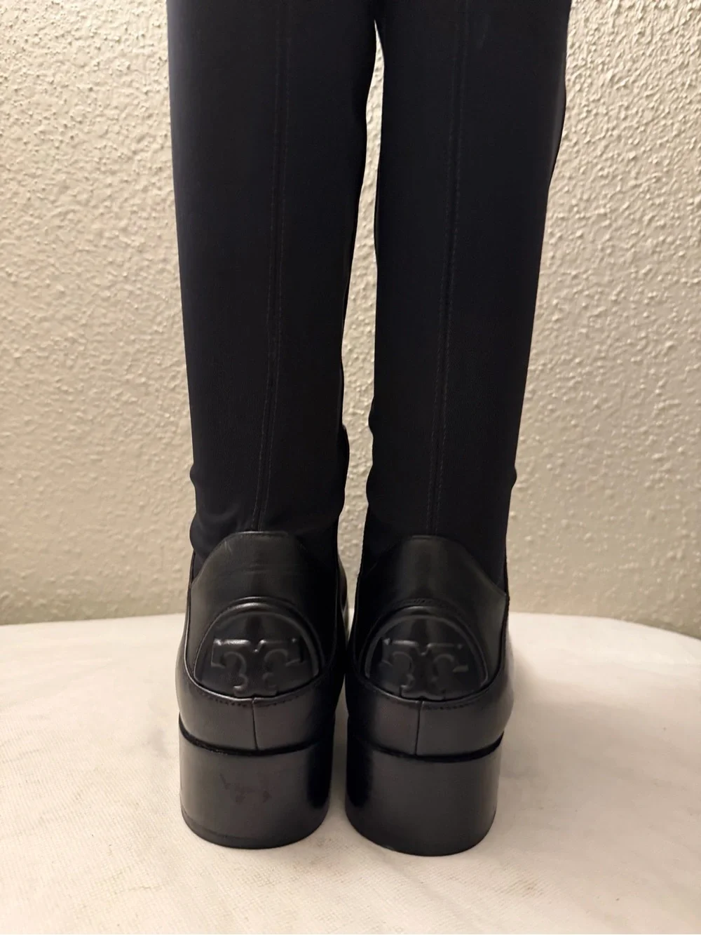 TORY BURCH CAITLIN LEATHER LOGO RIDING BOOT BLACK BLOCK ($510),pre-owned,SZ9M